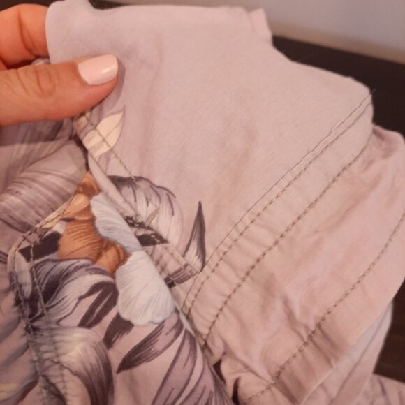 TOMMY BAHAMA Hawaiian Floral Swim Trunks Tropical Cargo Bathing Suit - Picture 15 of 16